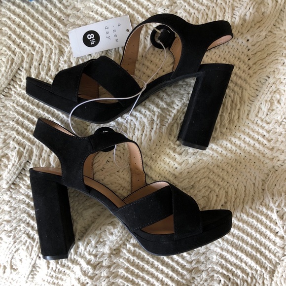 🔥NWT🔥 Black Heels - Picture 4 of 5